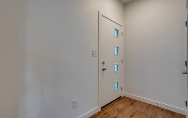 BL-1446E Focus w/ Bsmt